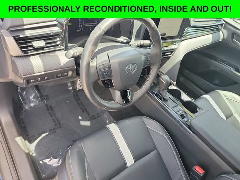 Used 2026 Toyota Camry SE w/ Convenience Package FWD image 7