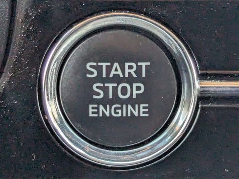 Used 2024 Mitsubishi Outlander AWD image 33