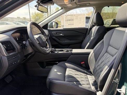 New 2026 Nissan Rogue Platinum w/ Platinum Premium Package AWD/4WD image 11