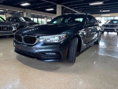 Used 2018 BMW 530i RWD image 3