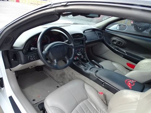 Used 1997 Chevrolet Corvette Coupe image 9