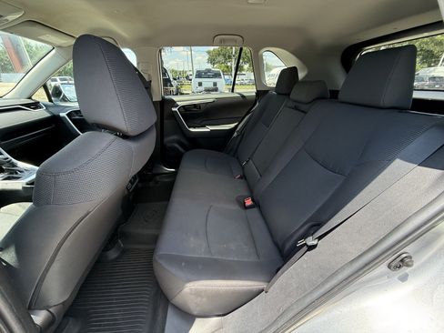 Used 2022 Toyota RAV4 LE FWD image 28
