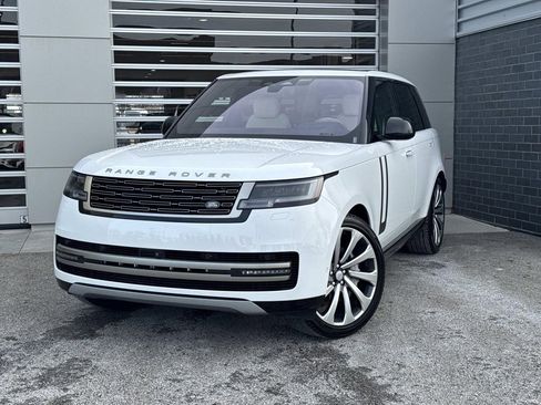 Used 2023 Land Rover Range Rover SE image 1