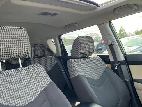 Used 2011 Kia Soul ! image 3