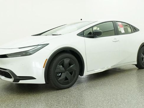 New 2026 Toyota Prius Plug-In Hybrid FWD image 17