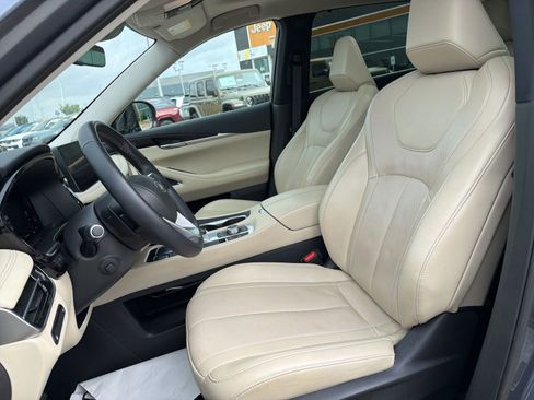 Used 2023 INFINITI QX60 Sensory w/ Cargo Package AWD/4WD image 10