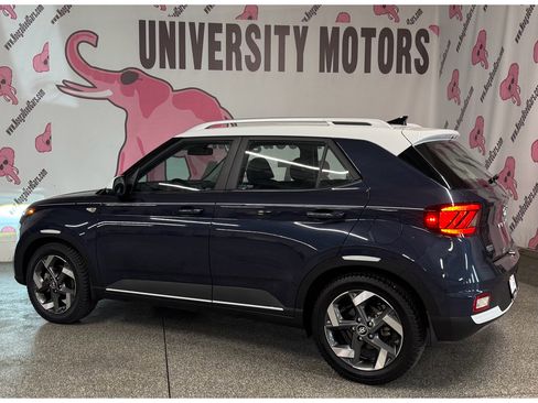 Used 2020 Hyundai Venue FWD image 13