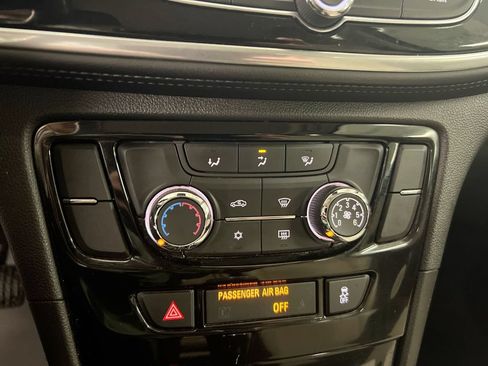 Used 2020 Buick Encore Preferred FWD image 16