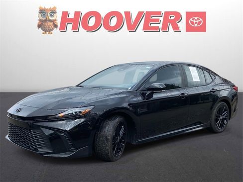 Used 2025 Toyota Camry SE image 7