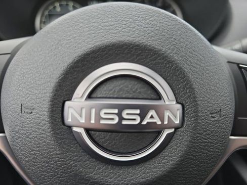 New 2025 Nissan Versa SR image 5