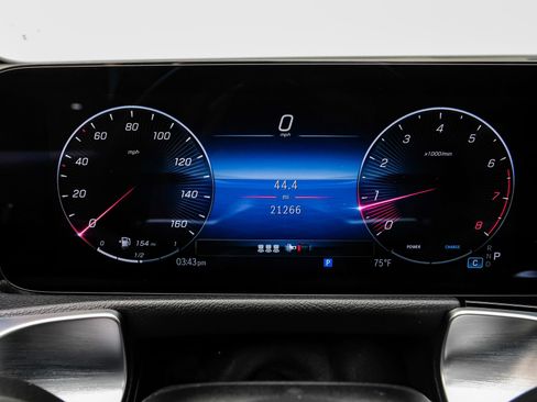 Used 2024 Mercedes-Benz GLB 250 w/ Exclusive Package image 23