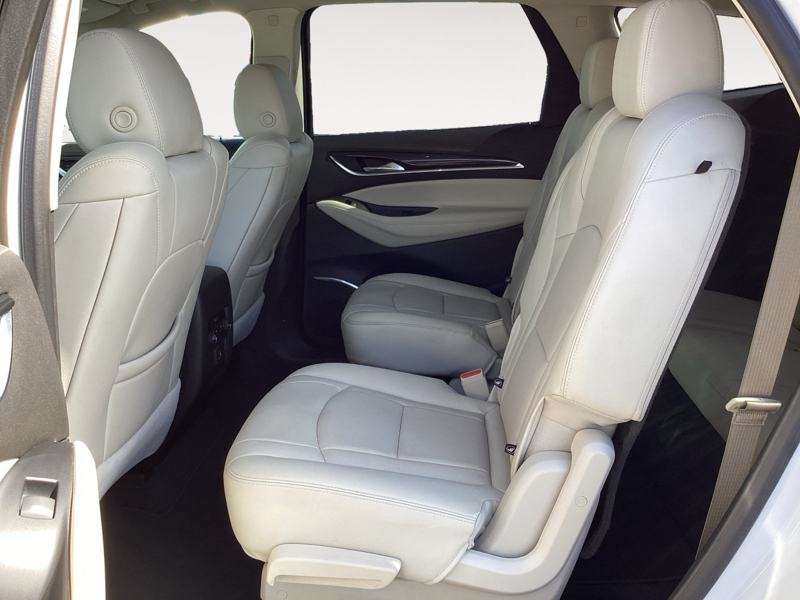 Used 2023 Buick Enclave Essence FWD image 28
