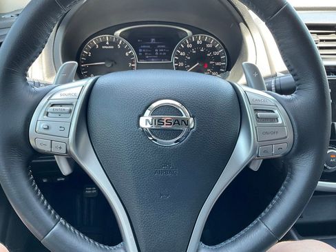 Used 2018 Nissan Altima 2.5 SR FWD image 12
