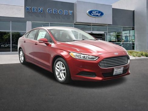 Used 2016 Ford Fusion SE FWD image 1