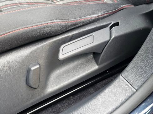 Used 2012 Volkswagen GTI 4-Door FWD image 22