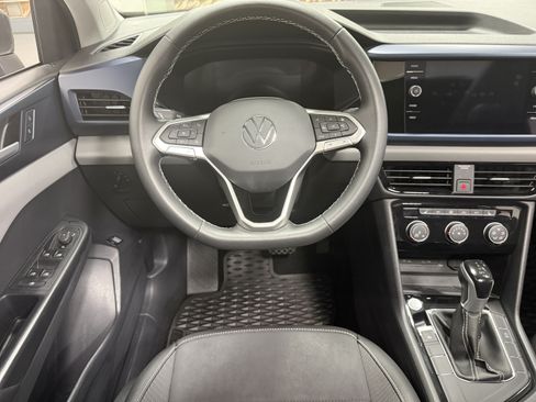 Certified 2023 Volkswagen Taos SE w/ Panoramic Sunroof Package FWD image 12