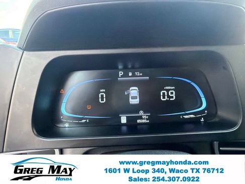 Used 2025 Hyundai Elantra SE FWD image 15