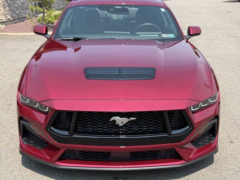Used 2025 Ford Mustang GT RWD image 9