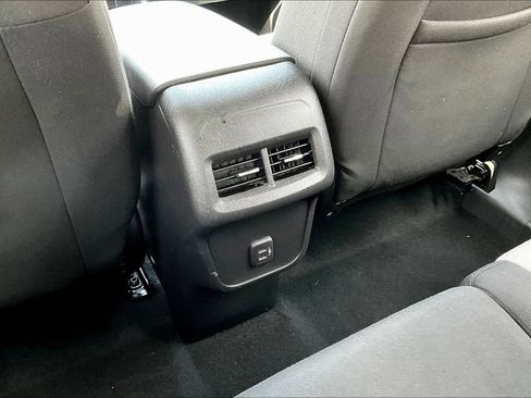 Used 2022 Chevrolet Equinox LS w/ LS Convenience Package image 34