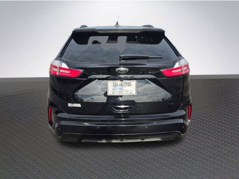 Used 2024 Ford Edge SE w/ Black Appearance Package image 6