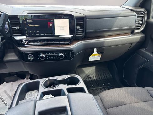 Used 2024 GMC Sierra 1500 Elevation w/ LPO, Elevation Black Package image 11