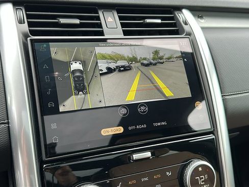 Certified 2025 Land Rover Discovery Dynamic SE AWD/4WD image 18