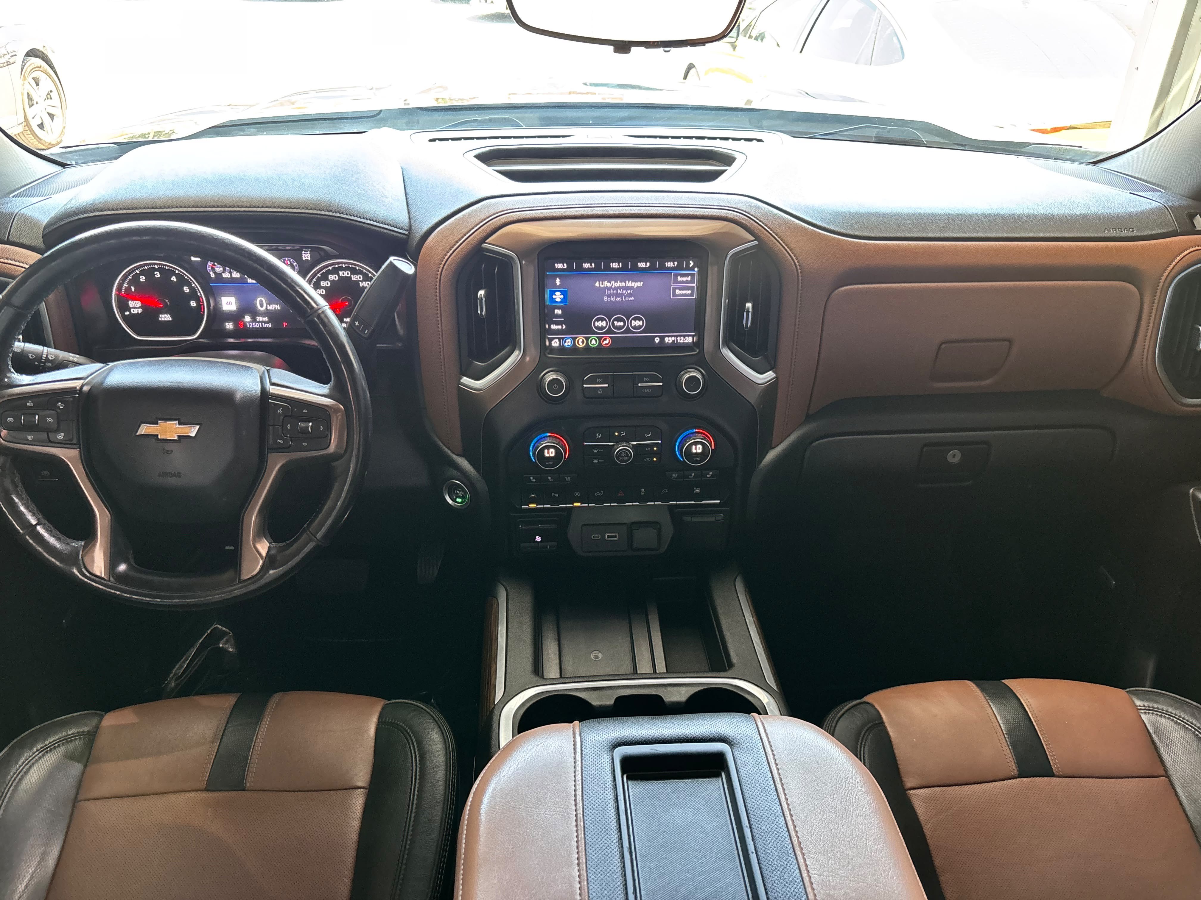 Used 2019 Chevrolet Silverado 1500 High Country w/ High Country Premium Package AWD/4WD image 15