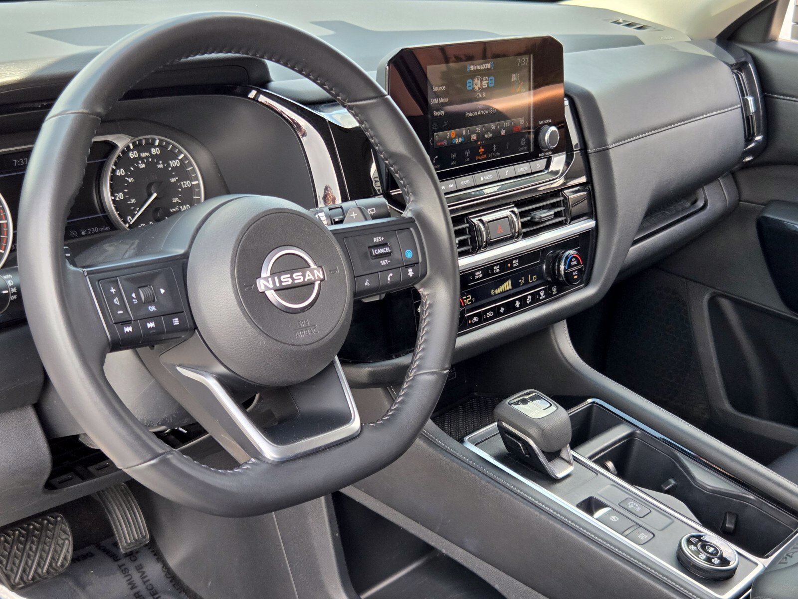 Used 2025 Nissan Pathfinder SV AWD/4WD image 8