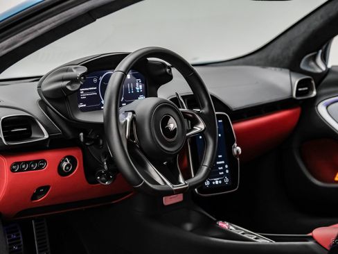 Used 2024 McLaren Artura RWD image 47