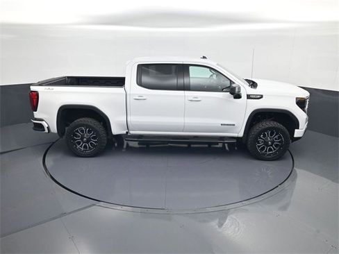 Used 2025 GMC Sierra 1500 Elevation w/ Elevation Premium Package image 17