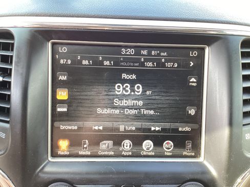 Used 2017 Jeep Grand Cherokee Limited image 22