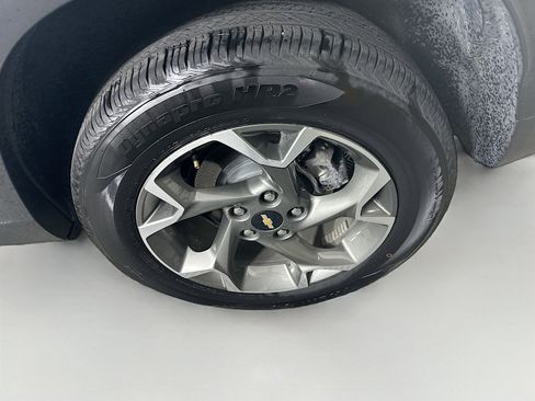 Used 2025 Chevrolet Trax LT image 11