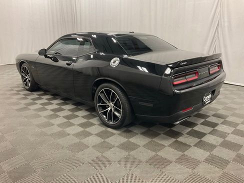 Used 2018 Dodge Challenger R/T w/ Performance Handling Group RWD image 8