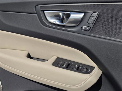 New 2026 Volvo XC60 B5 Core AWD/4WD image 18