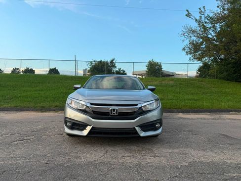 Used 2018 Honda Civic EX-T image 3