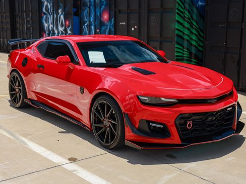Used 2022 Chevrolet Camaro LT RWD image 19