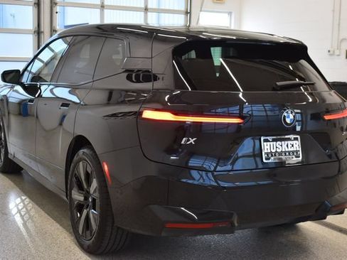 Used 2024 BMW iX xDrive50 w/ Sport Package AWD/4WD image 10