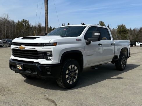 Used 2024 Chevrolet Silverado 2500 Custom w/ Custom Convenience Package image 8