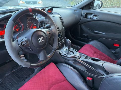 Used 2017 Nissan 370Z NISMO image 25