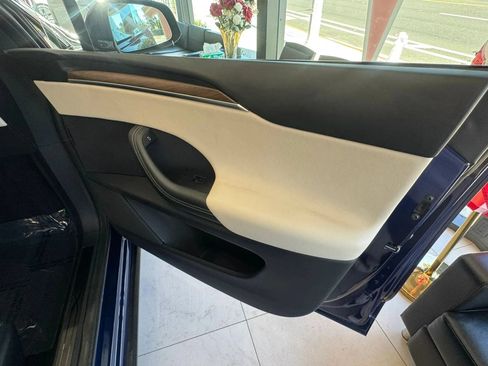 Used 2022 Tesla Model X AWD/4WD image 18