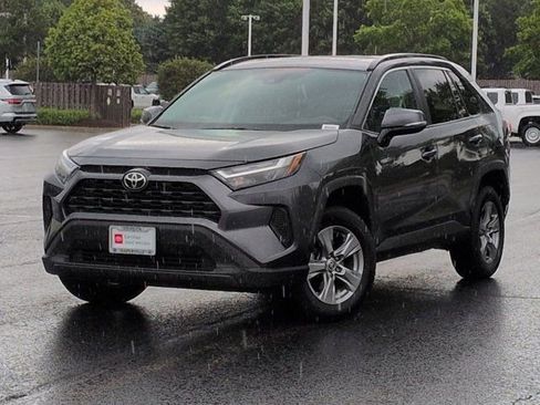 Used 2022 Toyota RAV4 XLE w/ Convenience Package AWD/4WD image 2