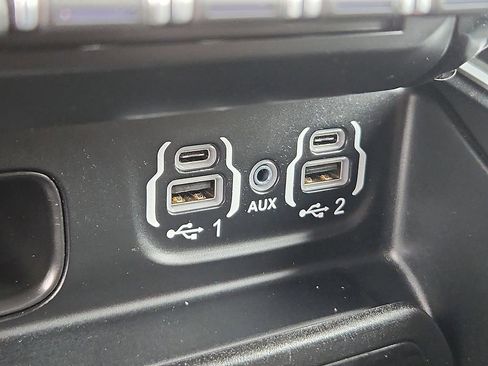 Used 2022 RAM 1500 Big Horn AWD/4WD image 21
