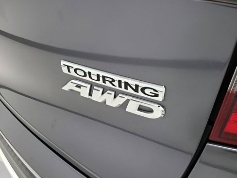 Certified 2022 Honda Pilot Touring image 8