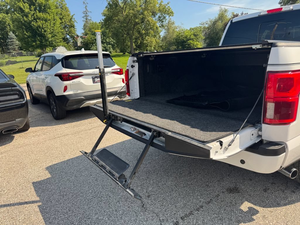 Used 2019 Ford F150 Lariat w/ Equipment Group 502A Luxury AWD/4WD image 13