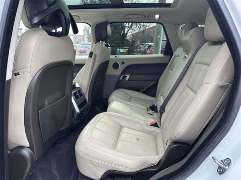Used 2018 Land Rover Range Rover Sport HSE image 15