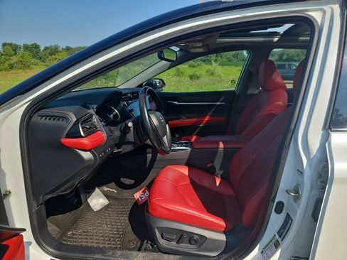 Used 2020 Toyota Camry XSE FWD image 10