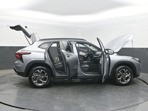 New 2026 Chevrolet Trax LT w/ Driver Confidence Package FWD image 48