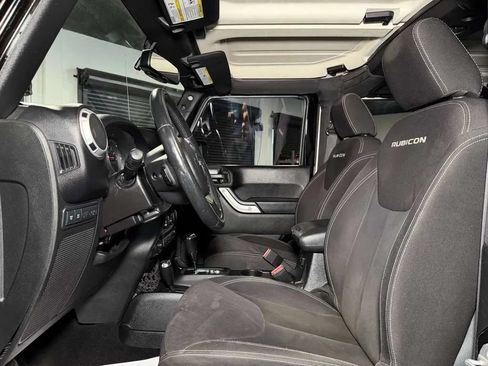 Used 2015 Jeep Wrangler Rubicon w/ Power Convenience Group AWD/4WD image 17