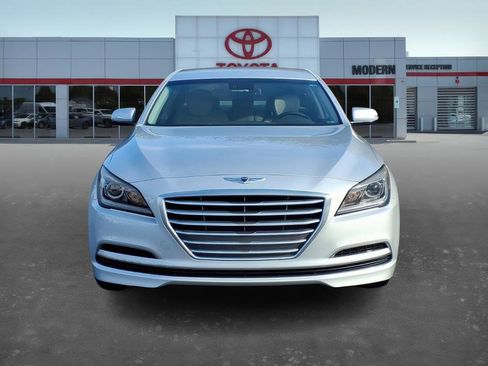 Used 2016 Hyundai Genesis 3.8 image 2