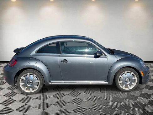 Used 2019 Volkswagen Beetle 2.0T SE image 2